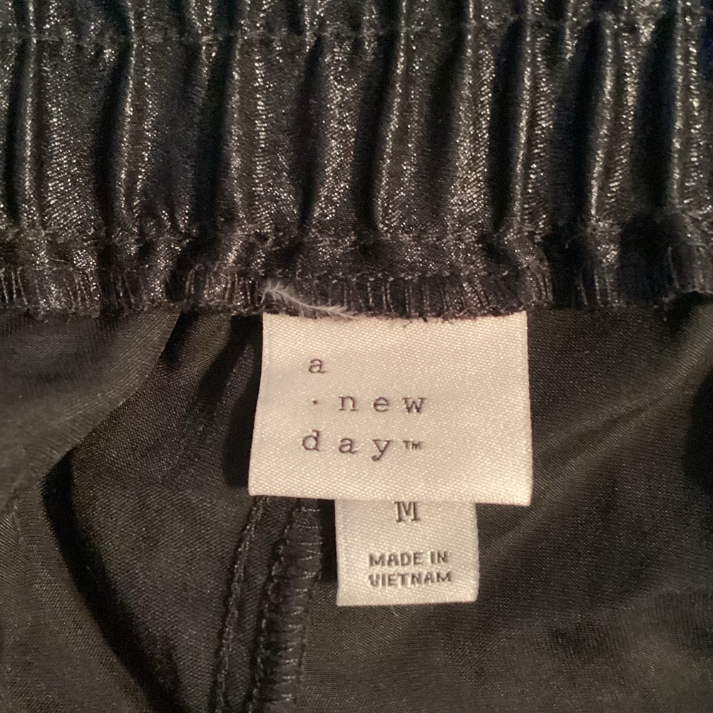 a new day Black metallic high rise, elastic waist shorts, 4” inseam, Med - Picture 7 of 9